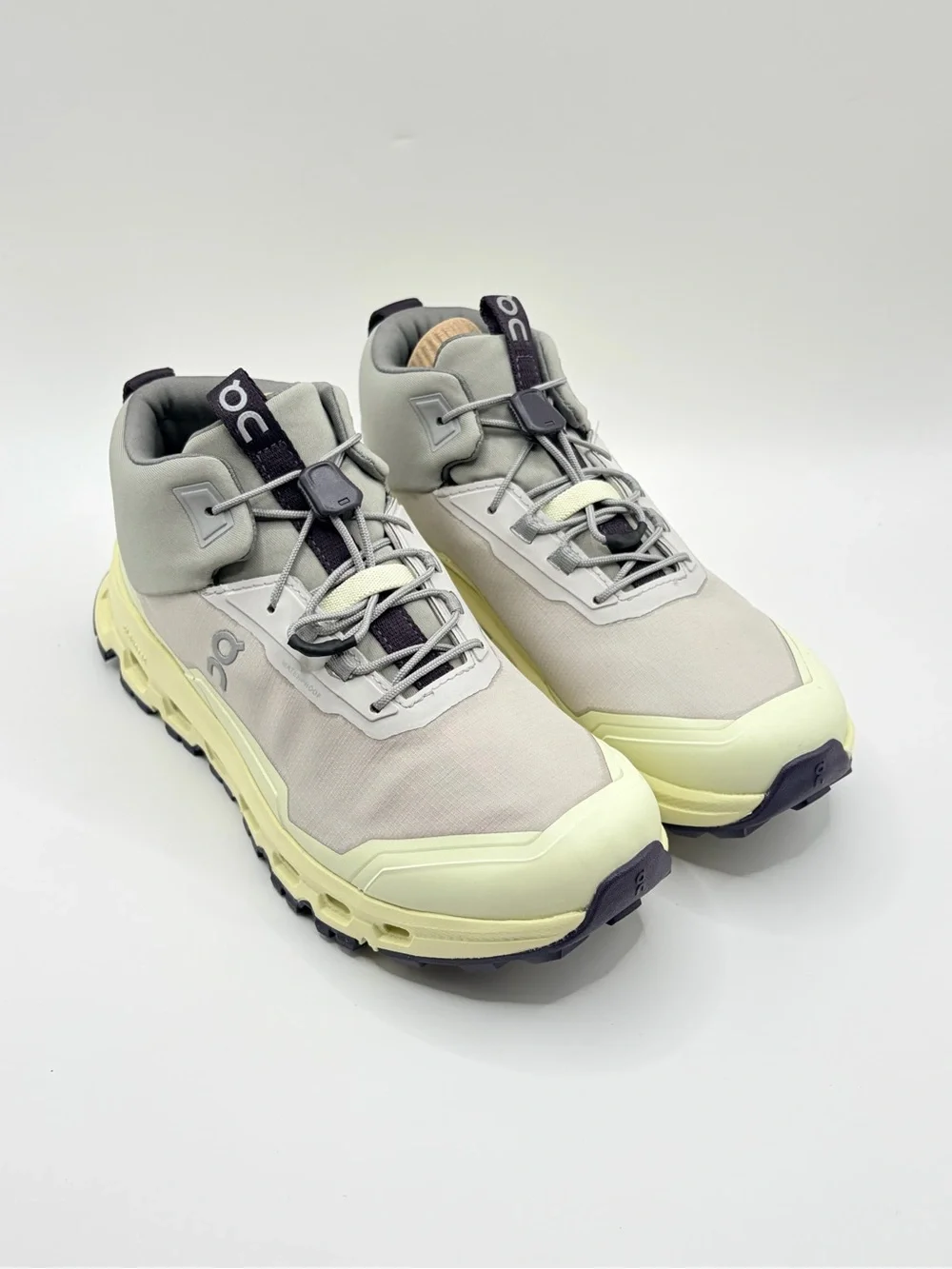 On Running Cloudhero Mid-Top Trail Shoes - Silver Seedling 3.5Y/5W